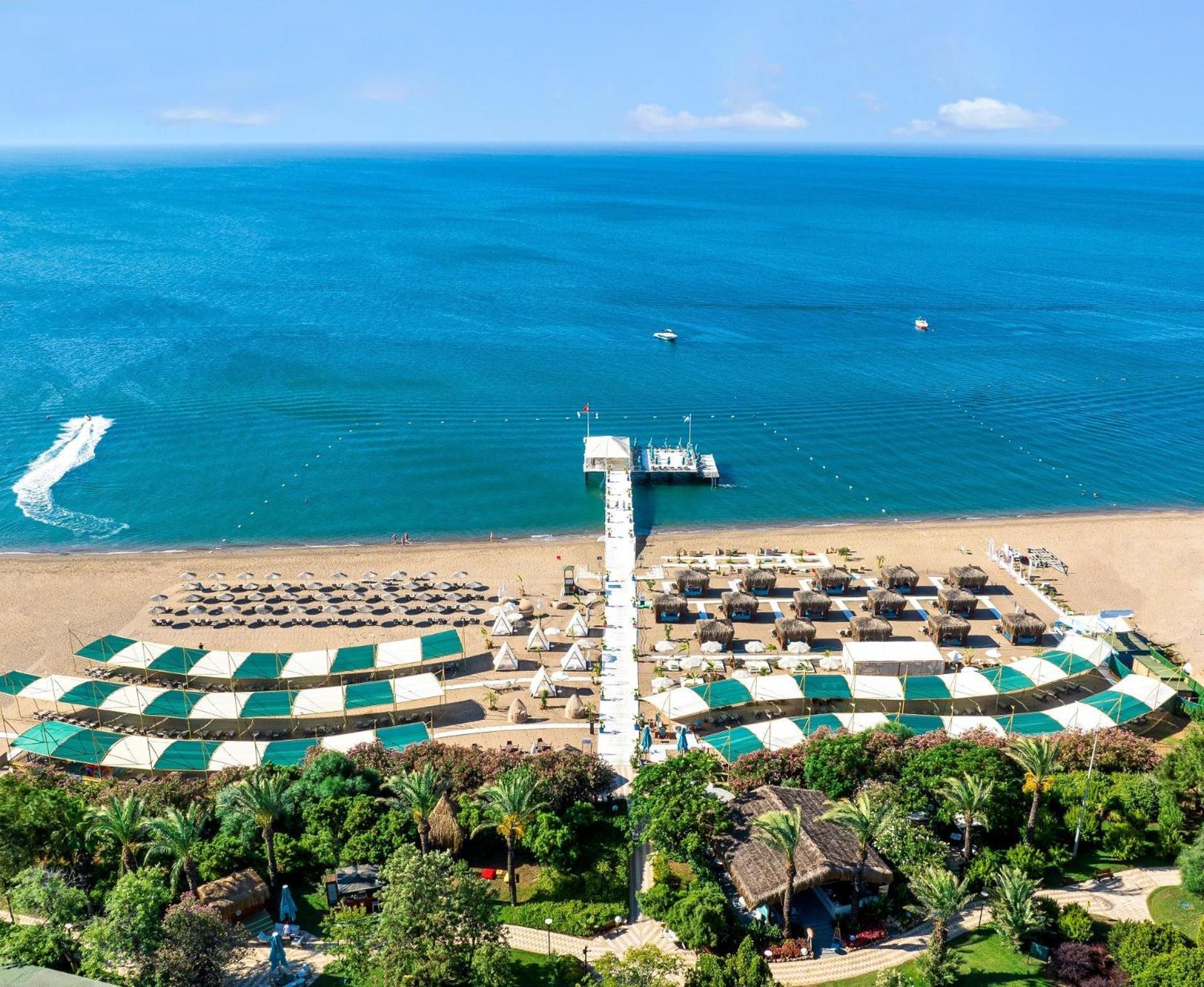 Concorde De Luxe Resort Antalya Exterior foto The beach of the hotel